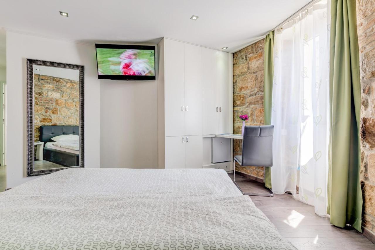 Luxury Rooms Ana In The Heart Of Spalato Esterno foto