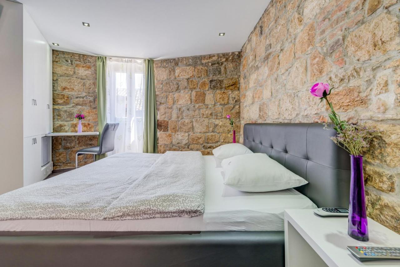 Luxury Rooms Ana In The Heart Of Spalato Esterno foto
